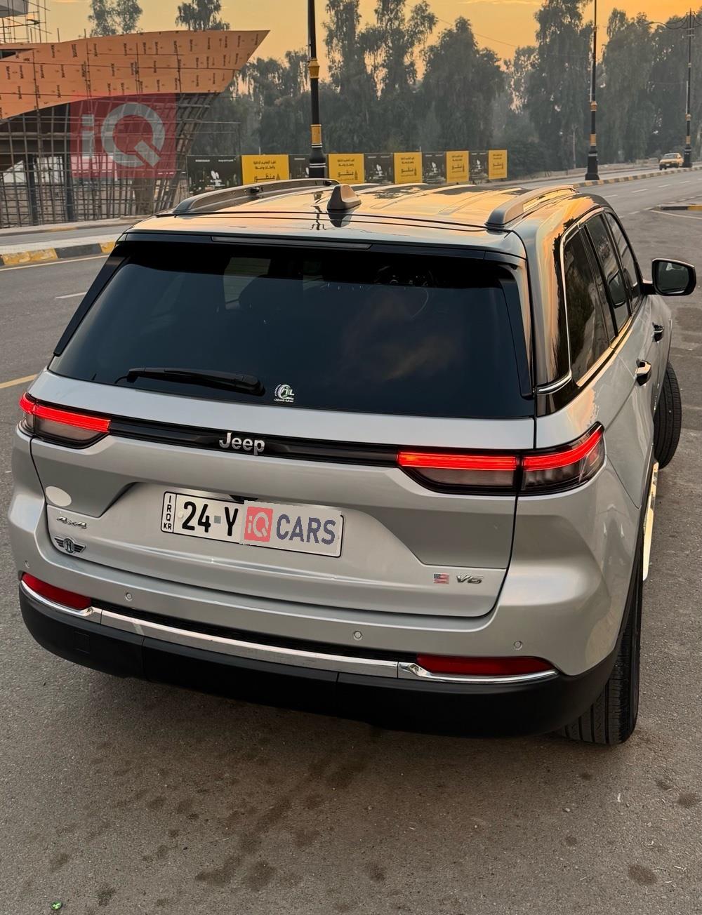 جیپ گراند شیرۆکی